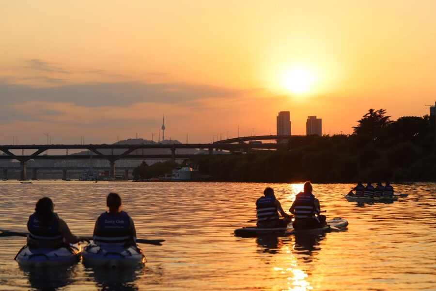 Seoul: Stand Up Paddle Board (SUP) & Kayak in Han River - Kayak or stand-up paddle board?