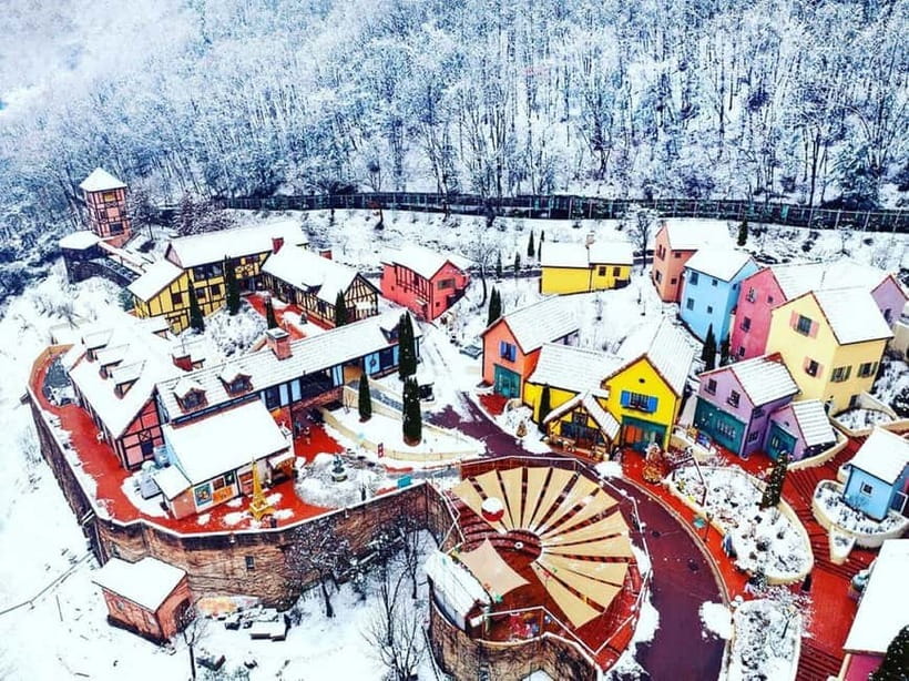 Seoul: Strawberry Picking & Eobi Ice Valley & Nami Island - Eobi Ice Valley and the frozen waterfall question