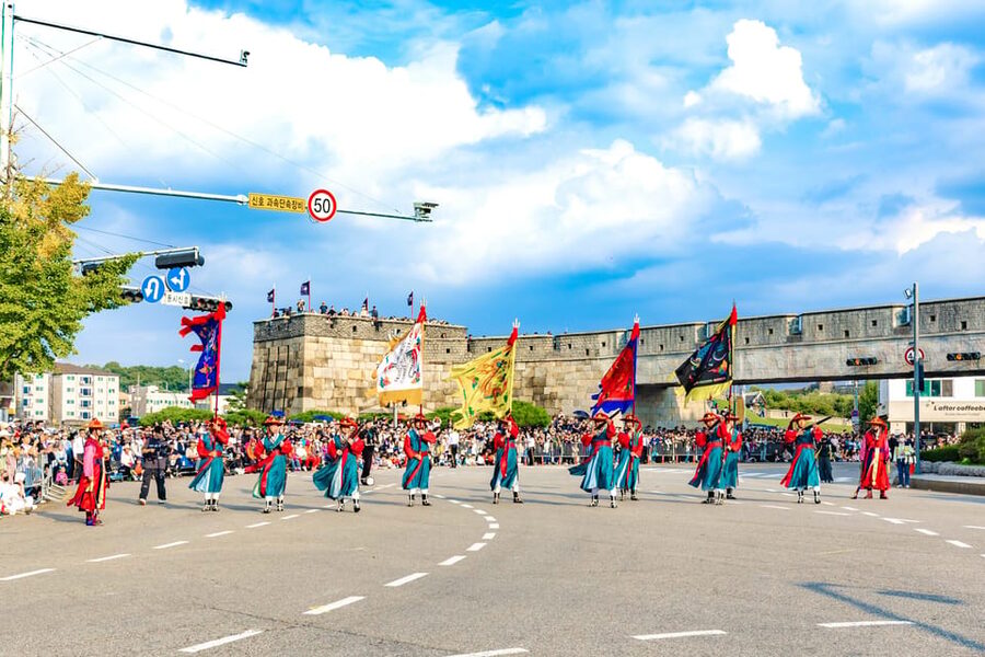 Seoul: The 62nd Suwon Hwaseong Cultural Festival Day Tour - Should you book the Suwon festival tour?
