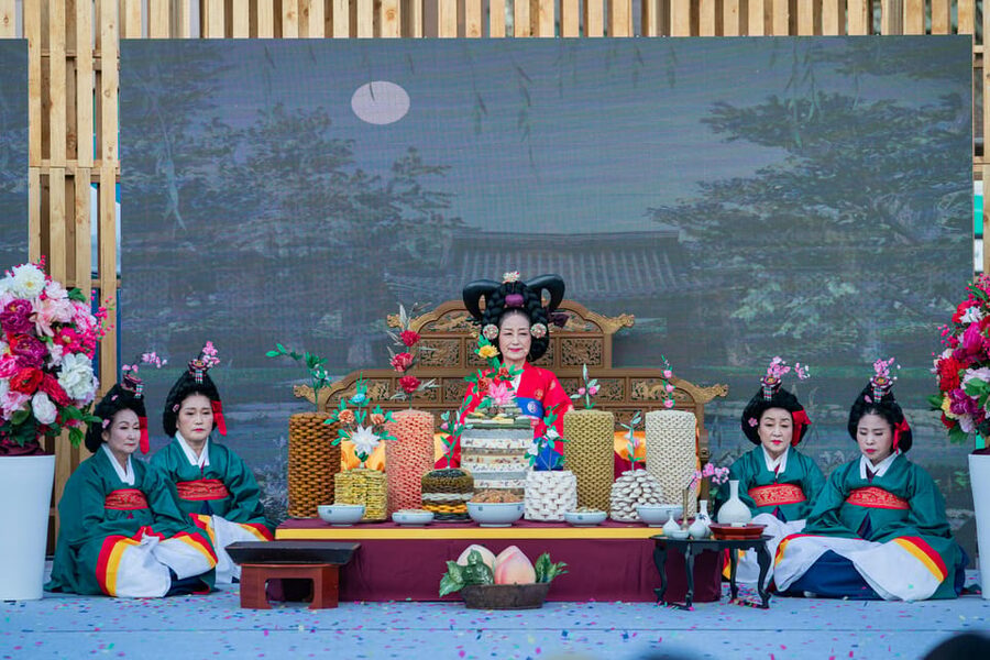 Seoul: The 62nd Suwon Hwaseong Cultural Festival Day Tour - September 29 to October 4: Fortress by day, performance by night