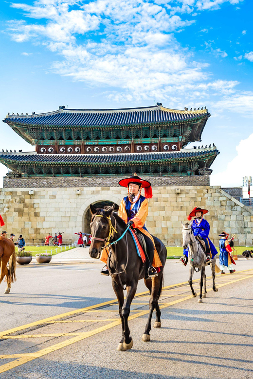 Seoul: The 62nd Suwon Hwaseong Cultural Festival Day Tour - September 27: Korean Folk Village and Hwaseong Fortress