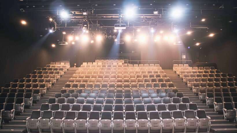 Seoul: The Painters Live Art K-pop Dance Show Ticket - K-pop dance, music, and media effects
