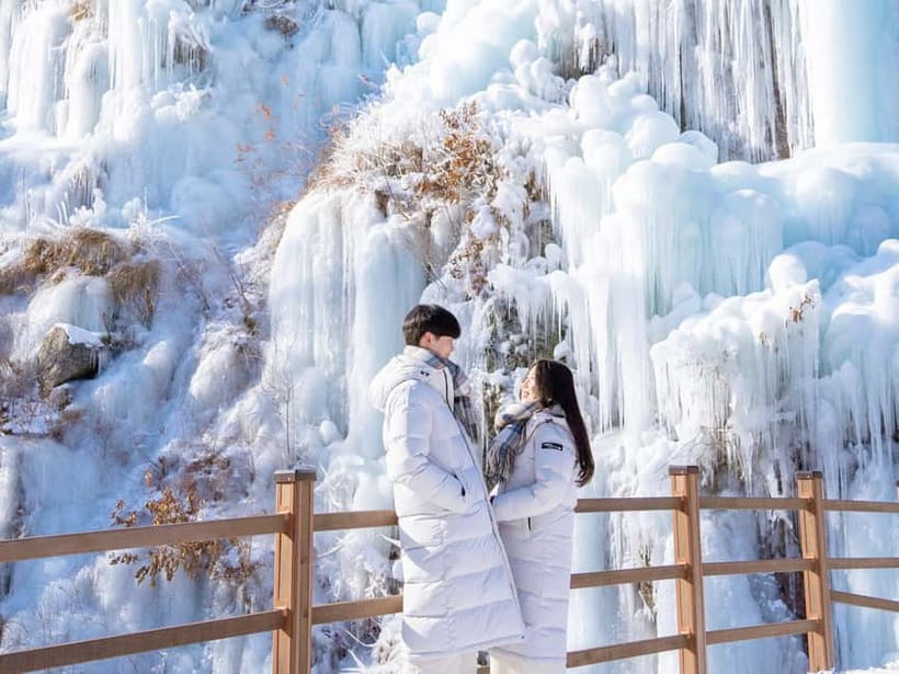 Seoul: Vivaldi Park Winter Ski with Eobi Ice Valley Day Tour - The bus ride is part of the trade-off