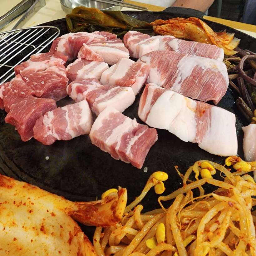 Seoul: Wine & Korean BBQ, Perfect Pairing Dinner in Sinchon - A beginner-friendly wine lesson