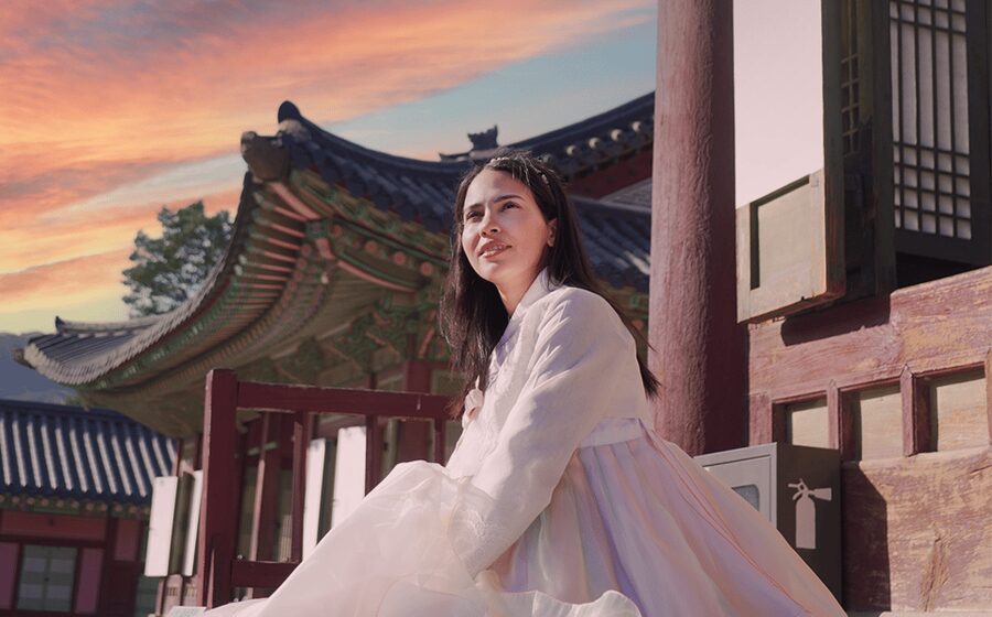 Seoul : Your Personal Photographer in Gyeongbokung - Meeting Imane at Gyeongbokgung Station Exit 4