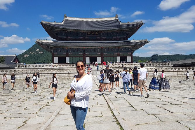 Signature Seoul : Netflix Sites, Street Food & N Seoul Tower - Passing the Blue House