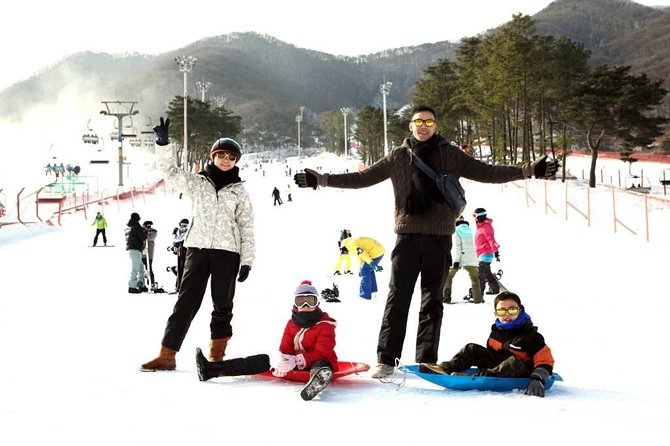 Ski Tour to Jisan Ski Resort from Seoul - Choosing between snow play, the slide, and skiing