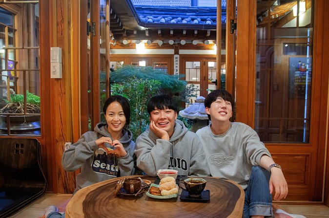Small Group (7pax) Seoul Tour with Pickup/Dropoff (No Shopping) - Insadong is the natural finish