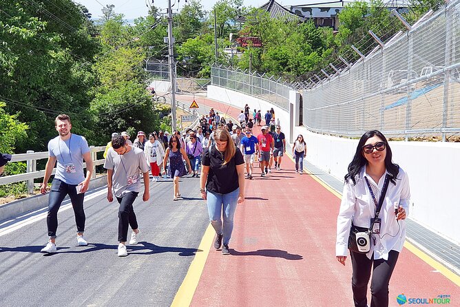 Small-Group DMZ Tour w/ North Korea Experience Hall & Susp.Bridge - How the small group and guide affect the day