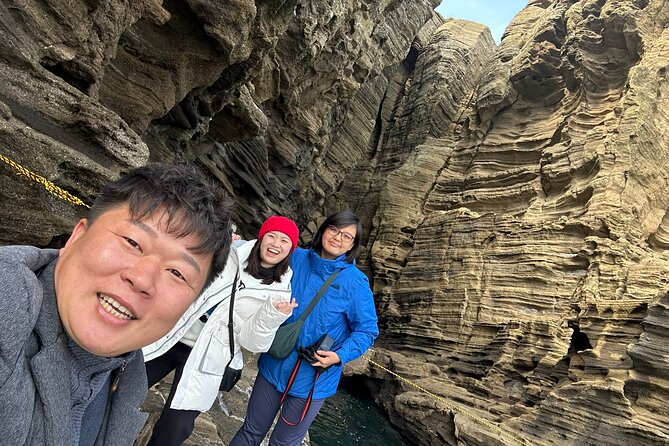 Small group Jeju private Full-Day Tour of East and South and West - Hamdeok Beach and a Softer Finish