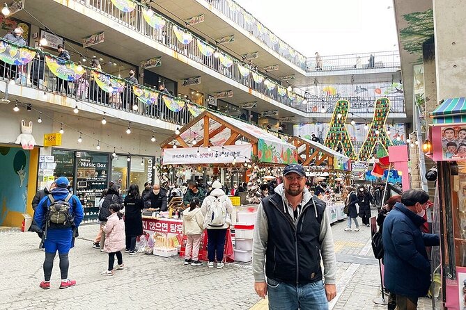 Small-Group Royal Palace and Seoul City Tour (hotel pick-up) - Gyeongbokgung Palace and Joseon court life