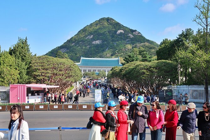 Small-Group Seoul Tour with Gyeongbokgung Palace (hotel pick-up) - The ginseng center: useful context, uncomfortable sales pressure