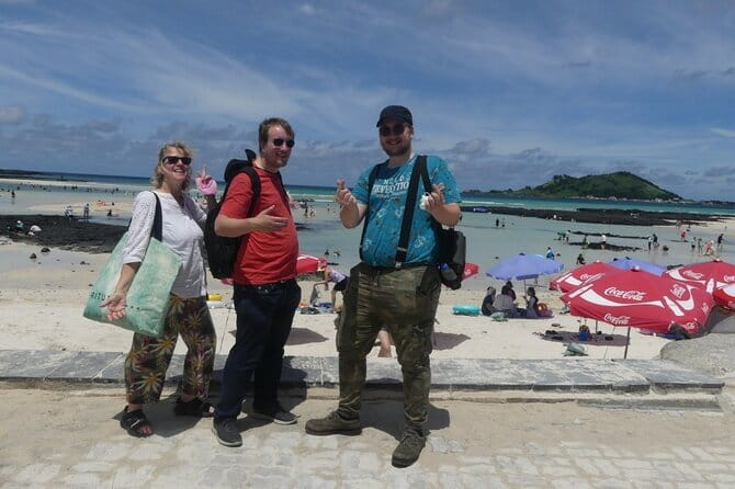 Small Group Tour in East Jeju Healing Island w/Woman Divers Show - The haenyeo show at Umutgae Coast