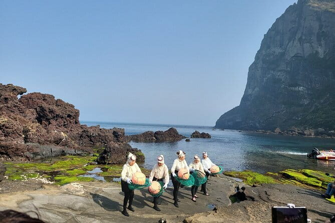 Small Group Tour in East Jeju Healing Island w/Woman Divers Show - Seopjikoji keeps the afternoon by the sea