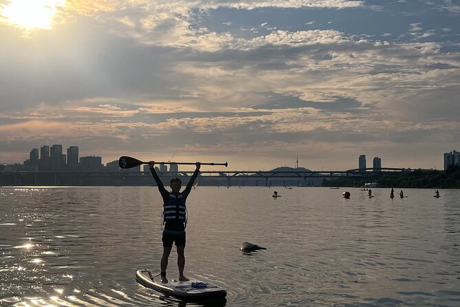 Stand Up Paddle Board (SUP) and Kayak Activities in Han River - Seoul from the middle of the Han River