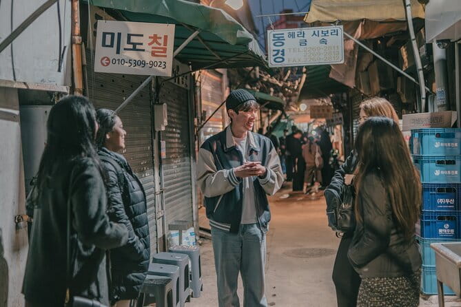 Street photoshoot and Seoul Hidden gem History Walking Tour - Jongmyo Shrine and the Joseon royal past