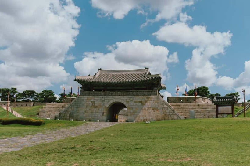 Suwon Hwaseong, Gwangmyeong Cave, & Starfield Library Trip - Hwaseong Haenggung and the world of King Jeongjo