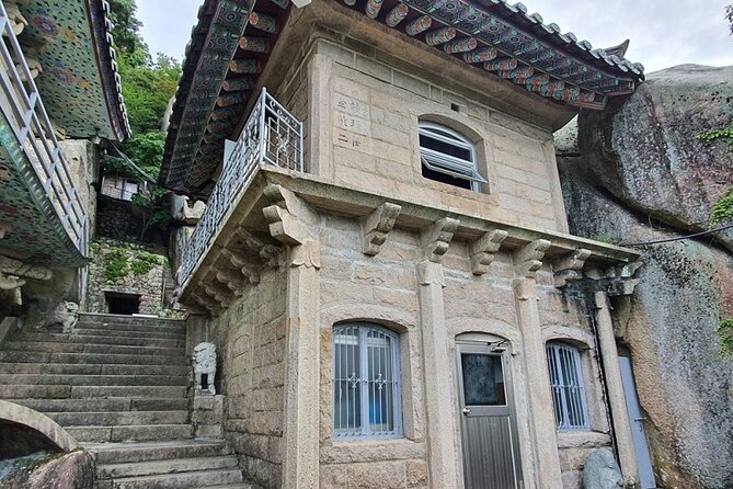 Temple Tour : Byeongpungam Seokbulsa Temple [Hiking+Cable car] - The 40-minute walk to Geumjeongsanseong’s south gate