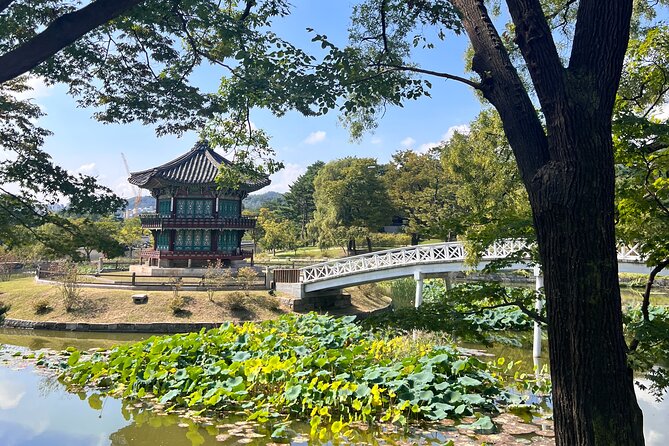 Time Travel in Seoul: Gyeongbokgung Palace, Folk Museum & Bukchon - Key points at a glance