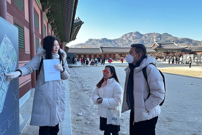 Time Travel in Seoul: Gyeongbokgung Palace, Folk Museum & Bukchon - Finding Bukchon’s quieter lanes