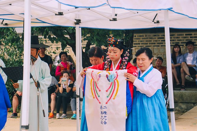 Traditional Korean folk village Afternoon tour - What the late Joseon setting can teach you