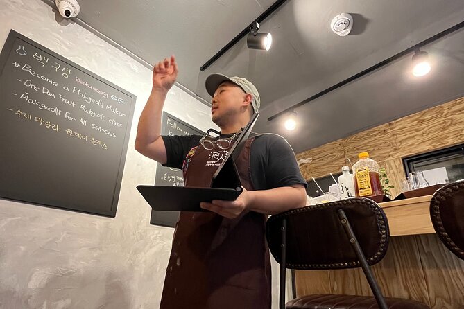 Traditional Soju Class and Makgeolli Tasting in Seoul - Making cocktails instead of only tasting
