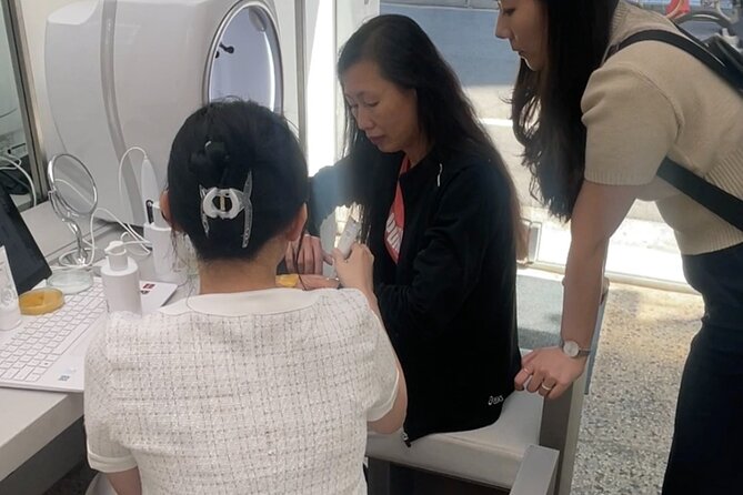 Ultimate K-beauty Experience: from Make up to Photoshoot - Professional makeup with a Seoul pop influence