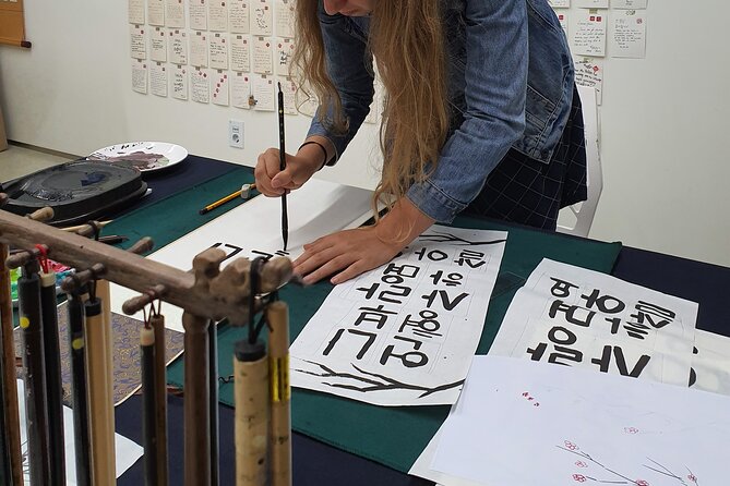 Write a Meaningful Korean Calligraphy Scroll in Insadong - Tea, treats, and a quiet studio mood
